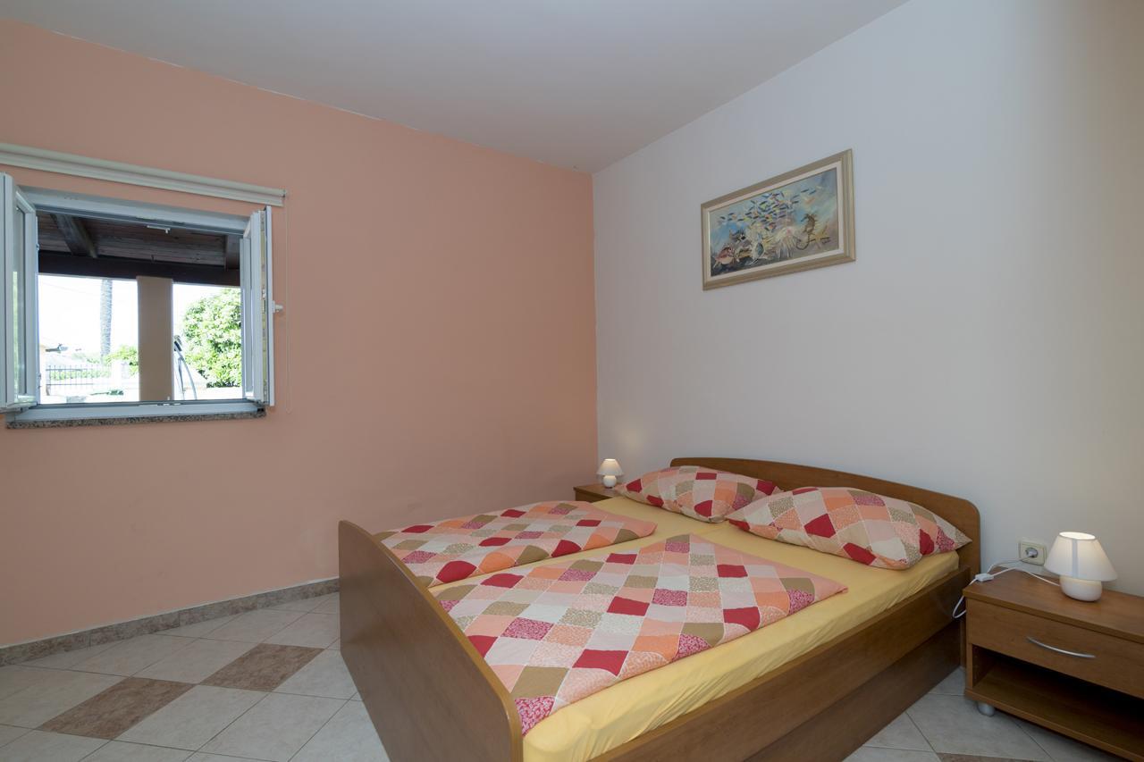 Apartments Kori Funtana Bagian luar foto