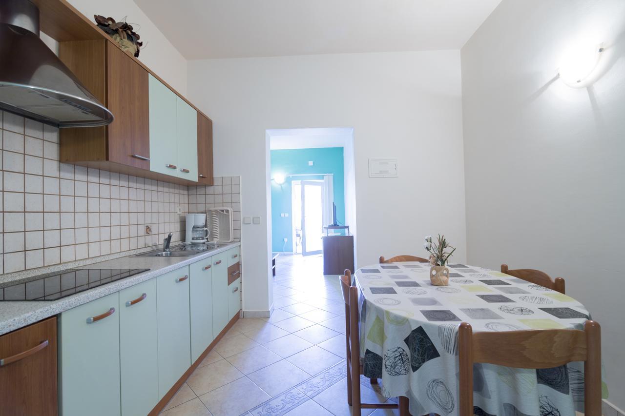 Apartments Kori Funtana Bagian luar foto