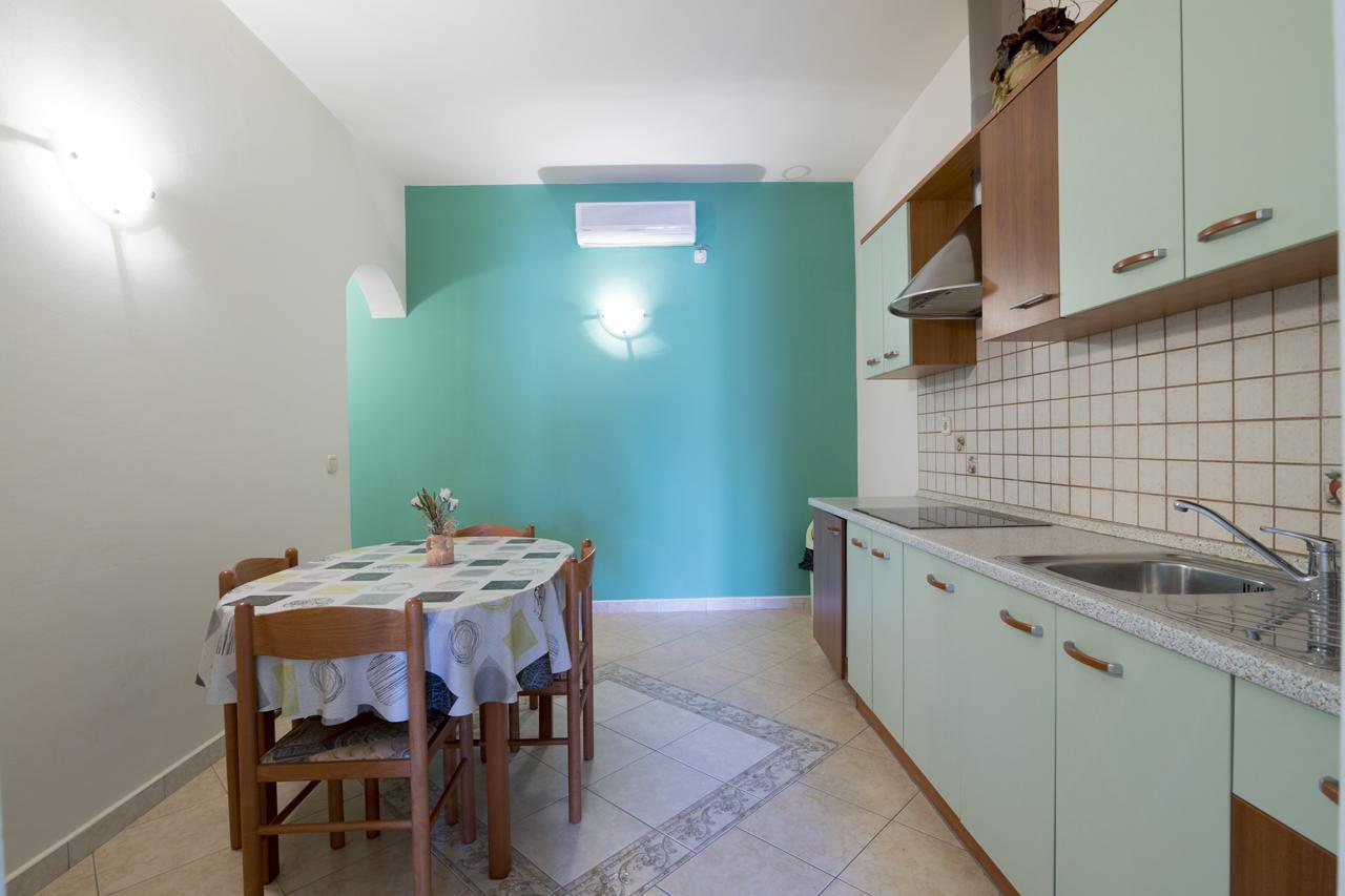 Apartments Kori Funtana Bagian luar foto