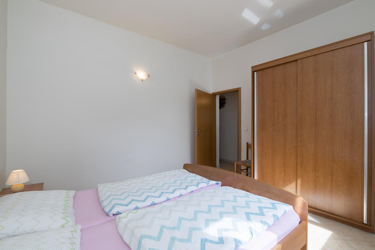 Apartments Kori Funtana Bagian luar foto